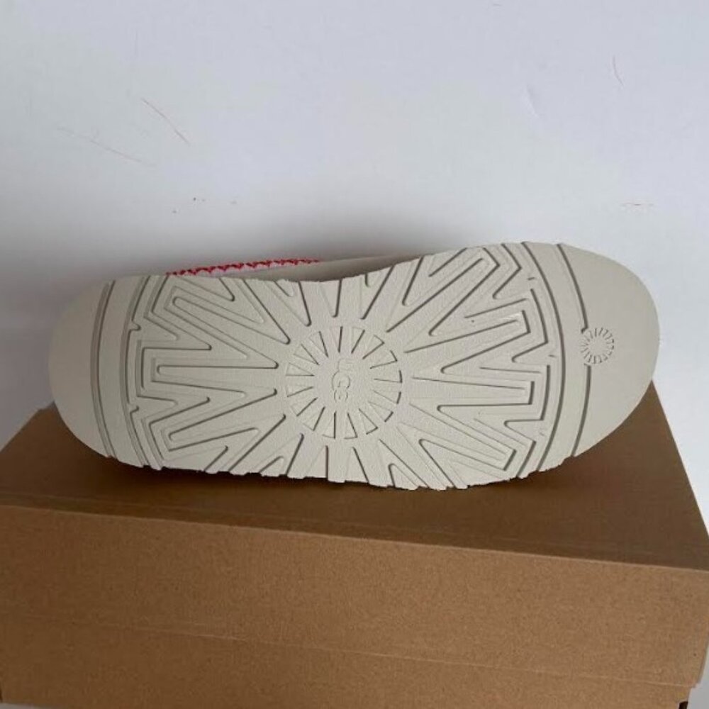 Ugg Tazz Love 26 Sea Salt/Rosetta Limited Edition Valentine’s Day 8 - Picture 15 of 16